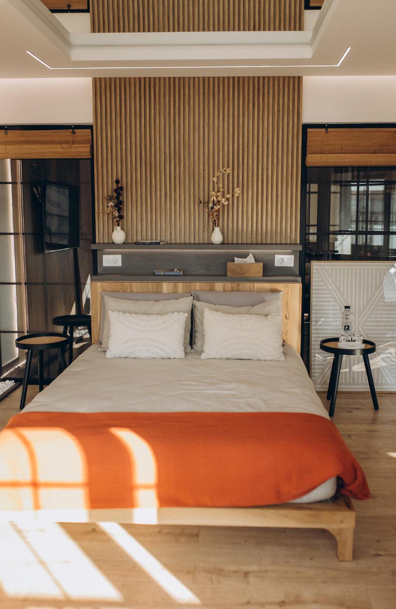 Great Exodus - Center Apartment
